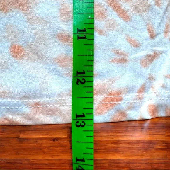 DISNEY Mickey and Friends “Happy Haunting” Cropped Tie-Dye T-Shirt - XS - NWT - Picture 7 of 8